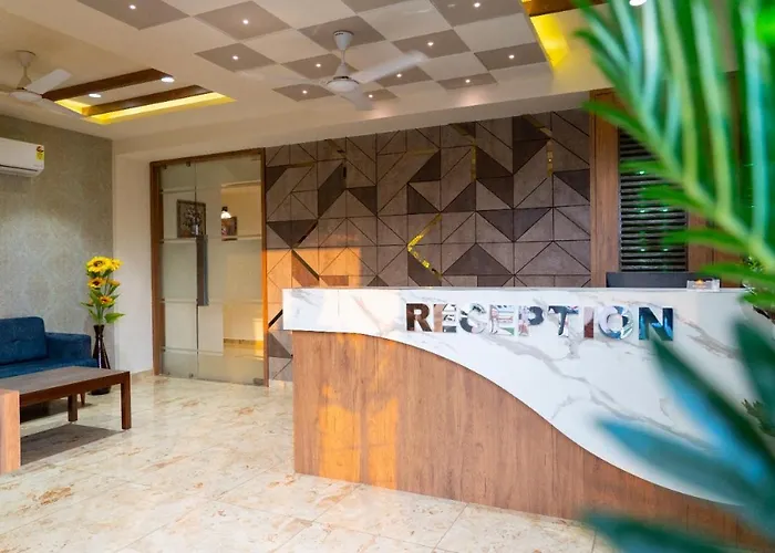 Hotel Lee Grand