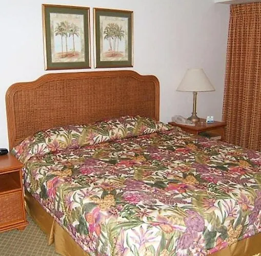 Castaways Resort And Suites