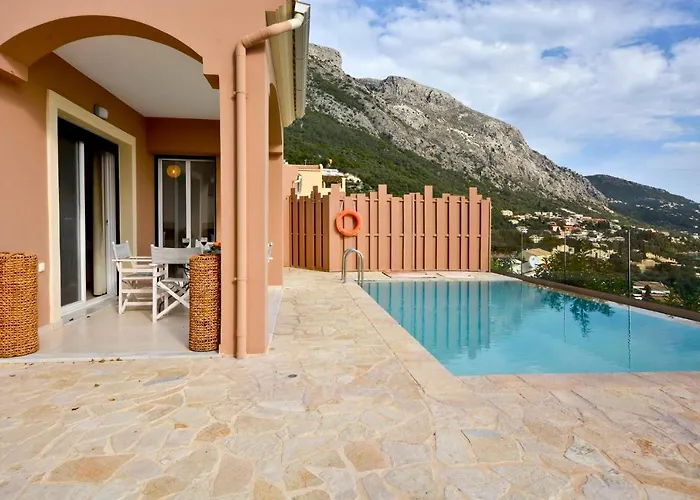 Villa Renata Gold - Private Pool, Free Parking & Sea View