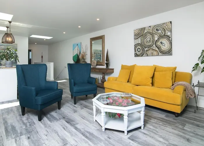 Boathouse Apartments
