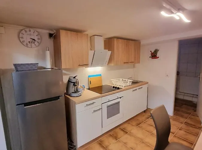 Souterrainwohnung Zentrale Lage In Detmold
