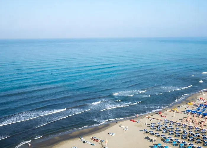 Toscana Versilia Appartamento Fronte Spiaggia Con Garage Privato