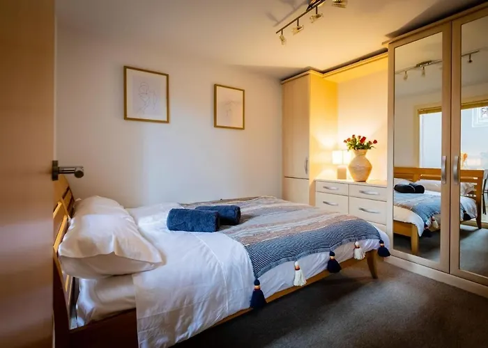 Lux Duplex Apartment 19Th Century Chapel Wakefield Centre