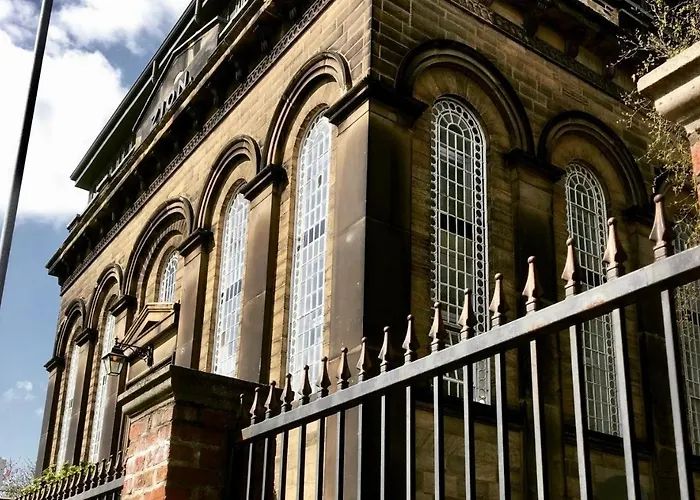 Lux Duplex Apartment 19Th Century Chapel Wakefield Centre