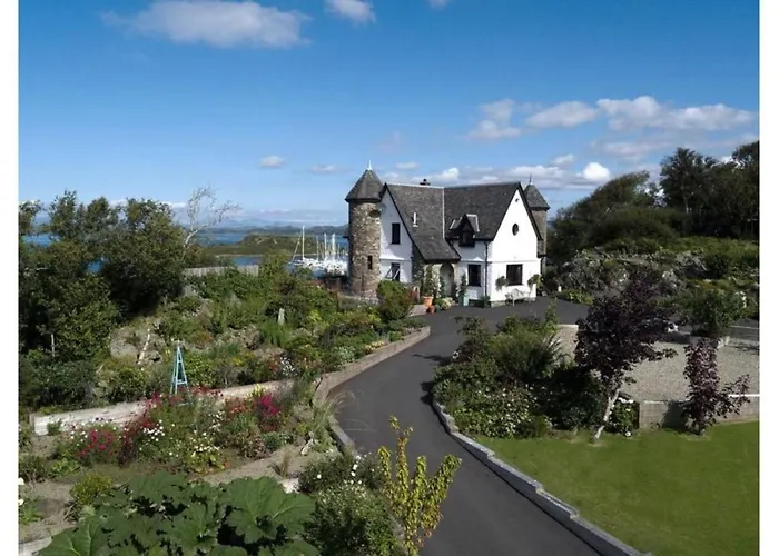 Corrie House