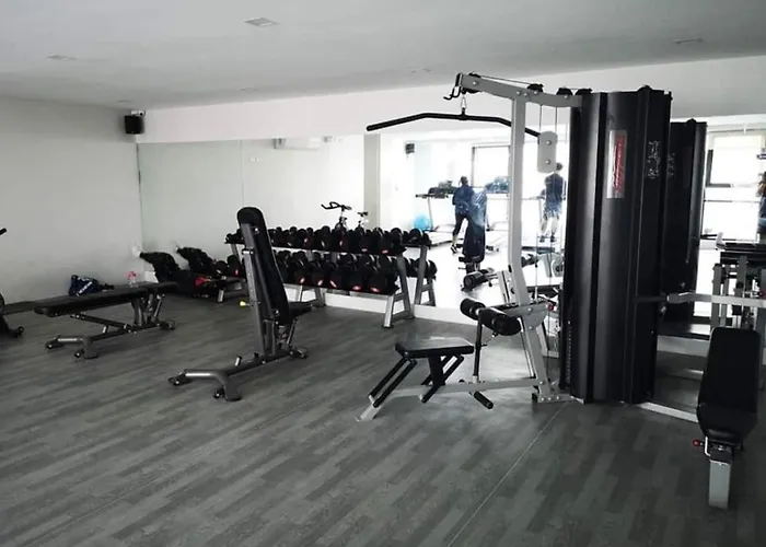 One Spatial Two Bedroom Condominium Unit With Pool And Free Netflix And Wifi