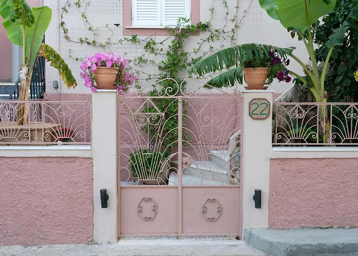 Flowers In The City - Elegant Home In Argostoli