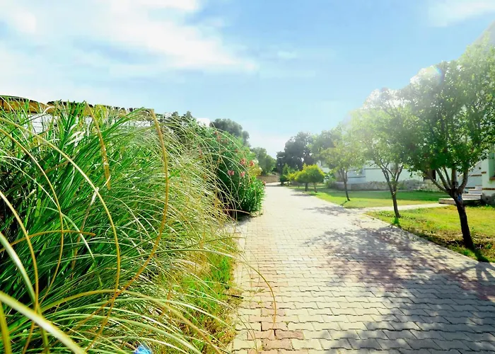 Akay Garden Family Club