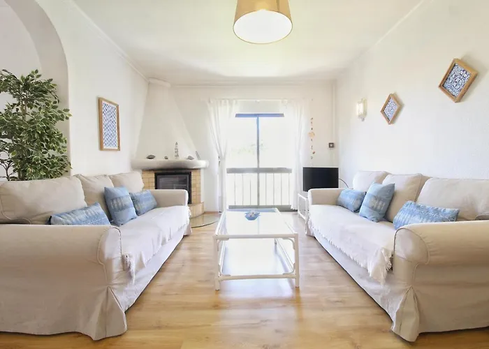 E&M Garden View Beach House VII