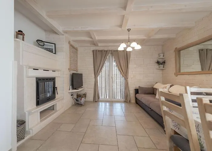 Villa Kirsten With Heated Pool, Jacuzzi And Sauna - By Ta Leut Agency