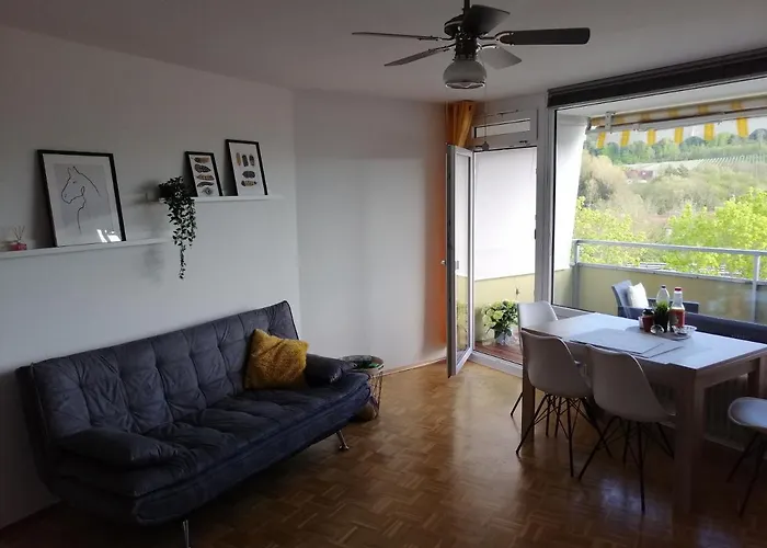 Sonnige Ferienwohnung Mit Seeblick