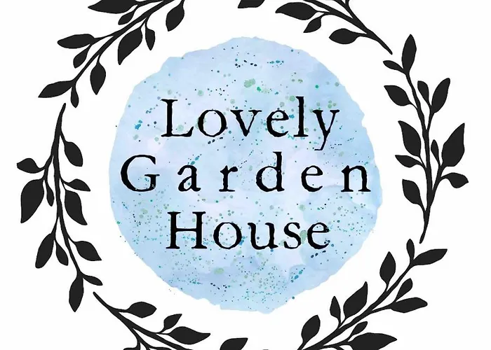 The Lovely Garden House - 4 Bedroom - Free Parking