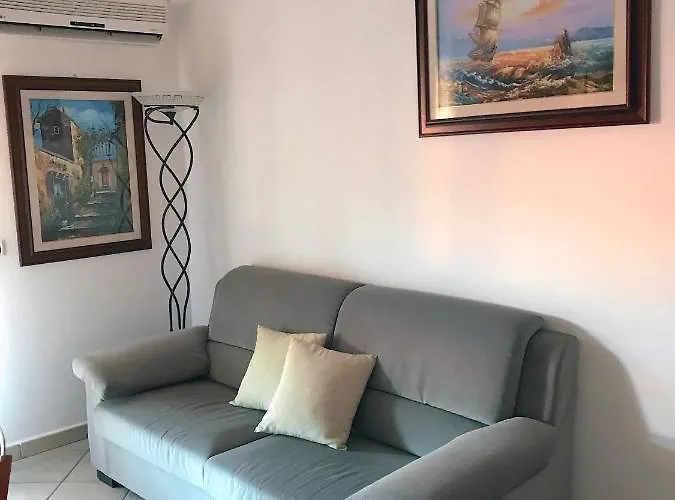 Camy Apartment A Tortoli Centro Storico, Veranda E Posto Auto Privato