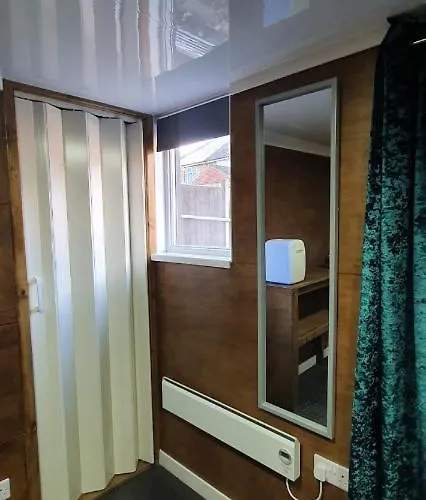 Adorable Private Suite With Free Street Parking