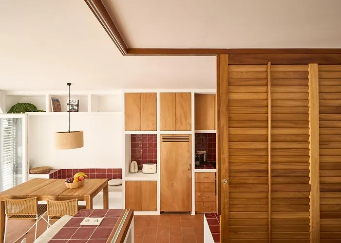 Beachfront Suite In Cadaques Center