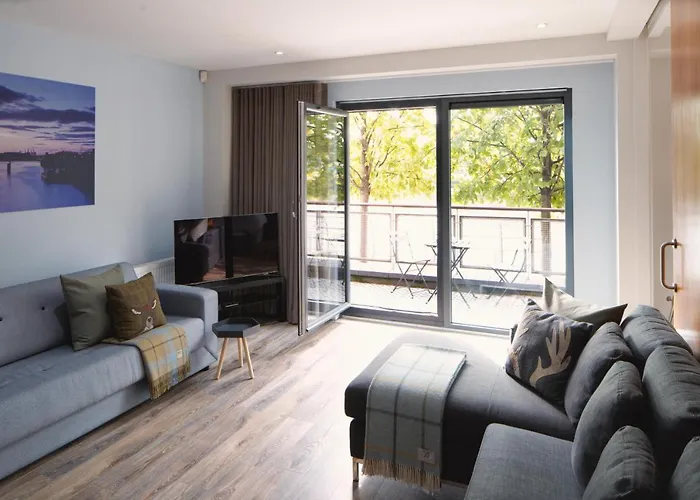Riverside West End Apartment
