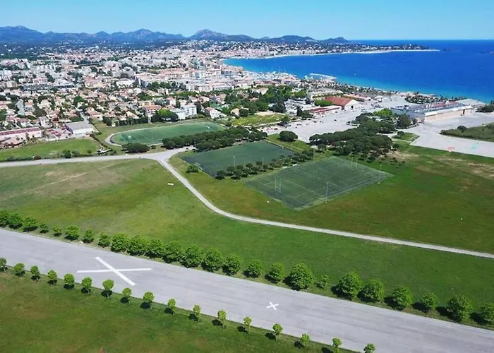 Location Port Frejus, Bord De Mer