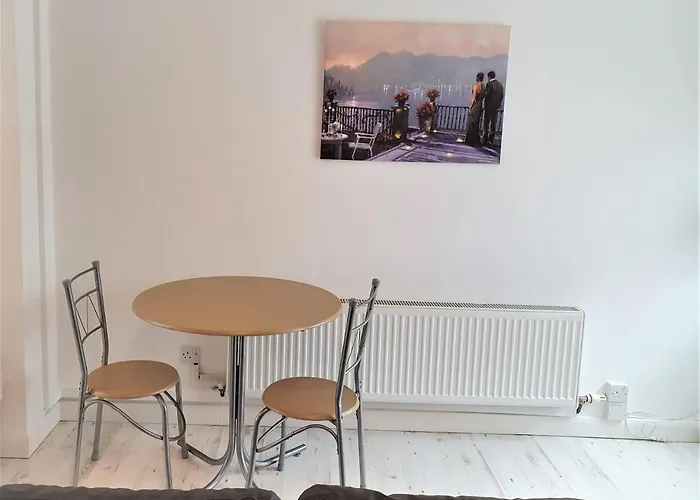 Swindon Old Town Studio - Entercloud9Sa
