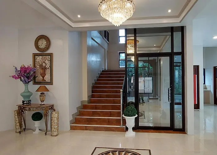 Le Chateau Residences