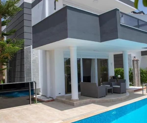 Sunrise Hill Villa With Private Pool
