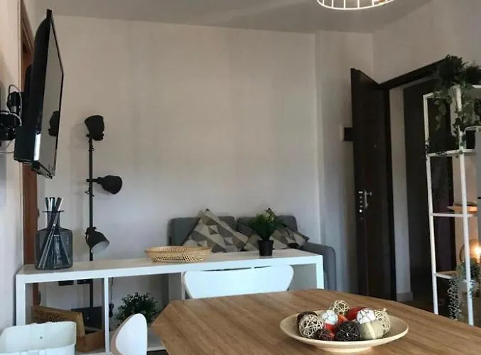 Accogliente E Spazioso Appartamento A Cecina
