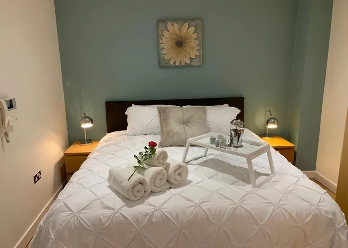 Modern, City Centre, Studio Apartment With Free Wifi, Gym Access, Netflix - West One