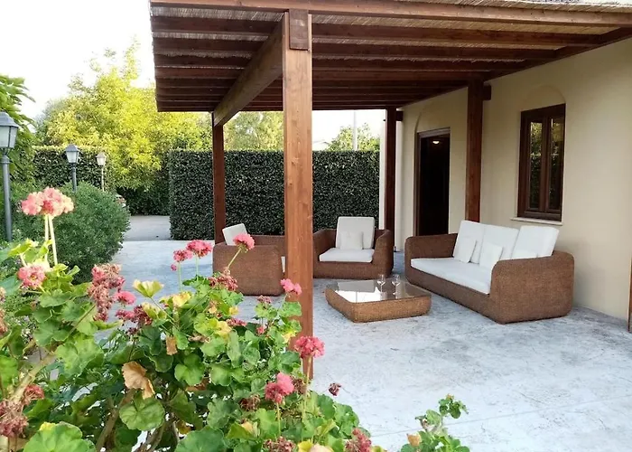 Ville Dell'Eden Con 9 Camere Da Letto In 6 Unita Abitative