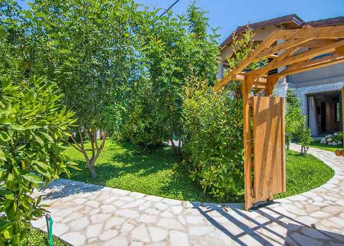 Volans Suites Villas