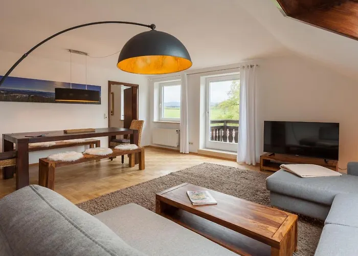 Top 98 Qm Ferienwohnung Im Allgaeu, Balkon Und Parkplatz