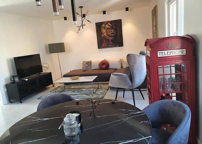 Infresh Holiday House