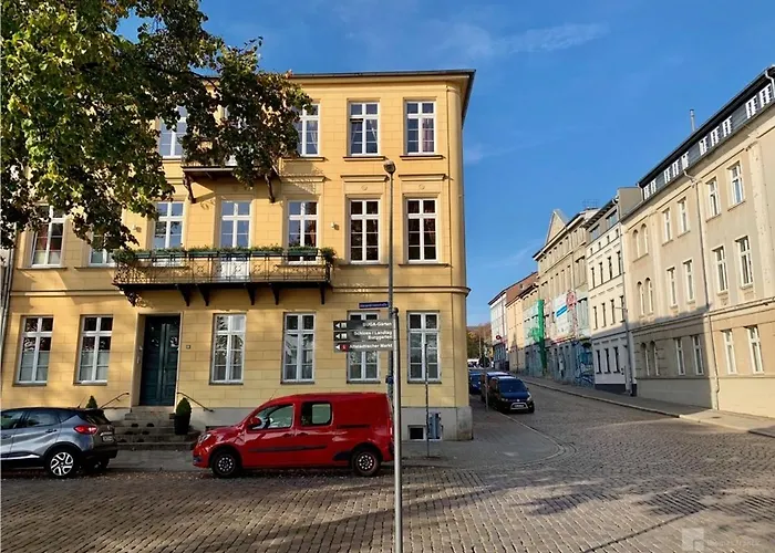 Das Ferienapartment Alexandrine Direkt Am Pfaffenteich Mit Eigenem Parkplatz