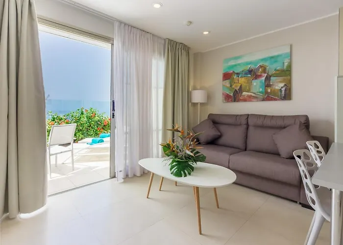 Klayman Diamond Aparthotel