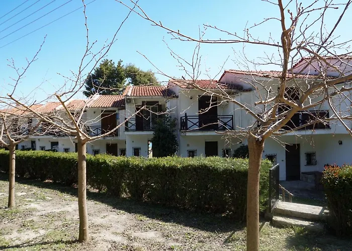 Delfini Villa, Beachfront 2-Bdrm Maisonette