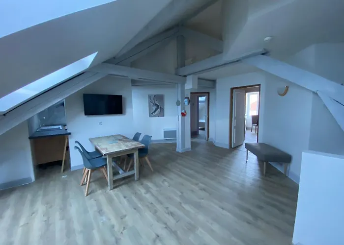 Les 4 Flocons, Gerardmer Centre, A 100M Du Lac, Avec Piscine , Wifi, Parking, Jardin