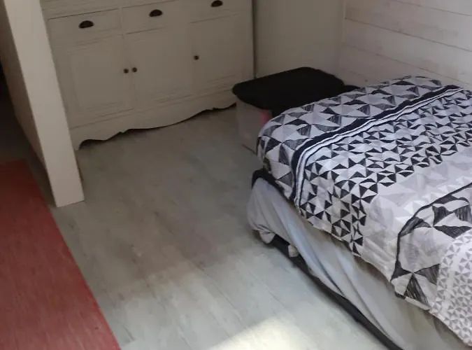Maison Au Calme Dans Pinede, Plages A 12Min A Pied