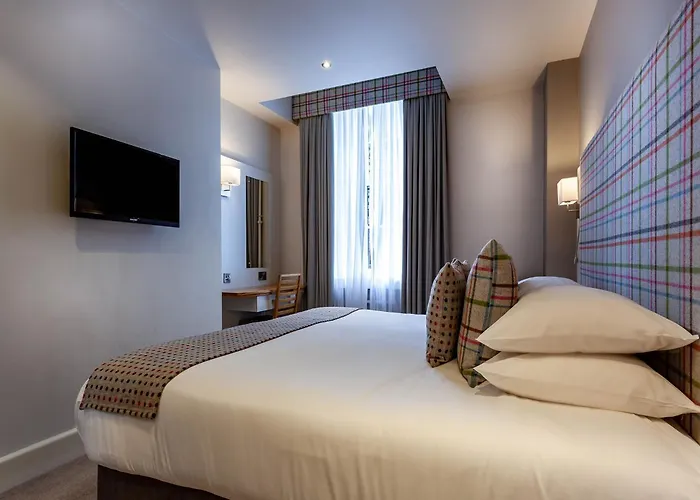 White Hart Hotel & Apartments