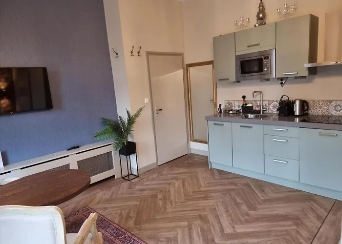 The Hogg House - A City Delight For Two