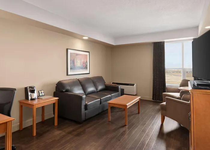 Royal Hotel Edmonton Airport Trademark Collection By Wyndham