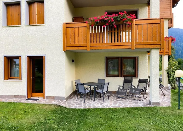 Lares Garden House