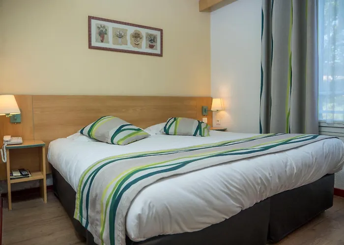 Logis Hotel Uzes Pont Du Gard