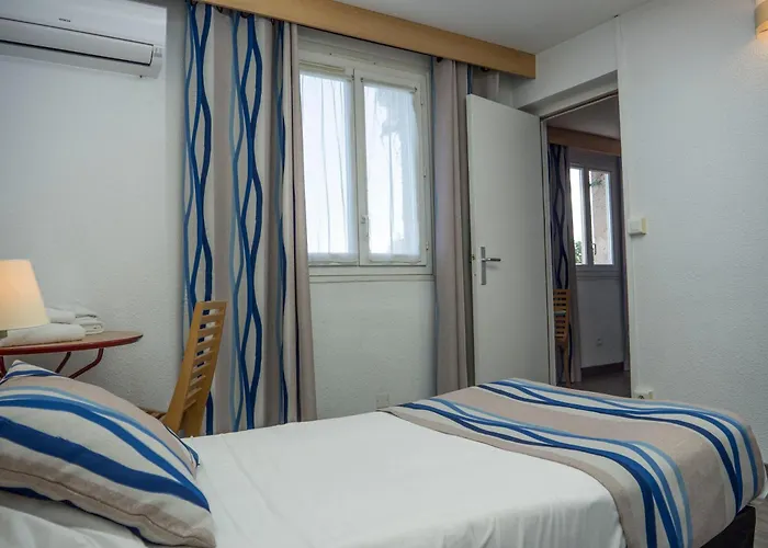 Logis Hotel Uzes Pont Du Gard