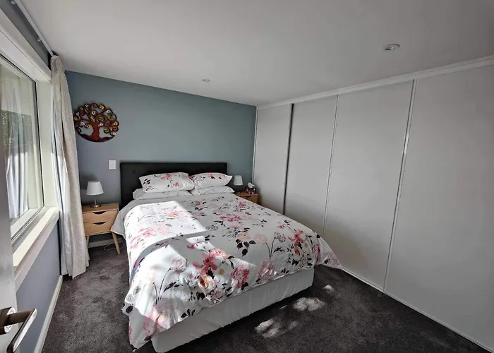 Fully Renovated Hillside Apartment Close To City