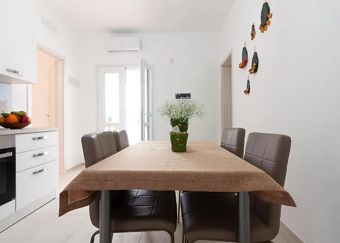 Villa Marisa Holiday Home