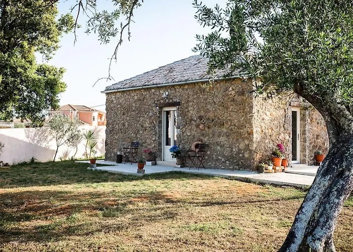 The Wild Cyclamen Stone House And Estate