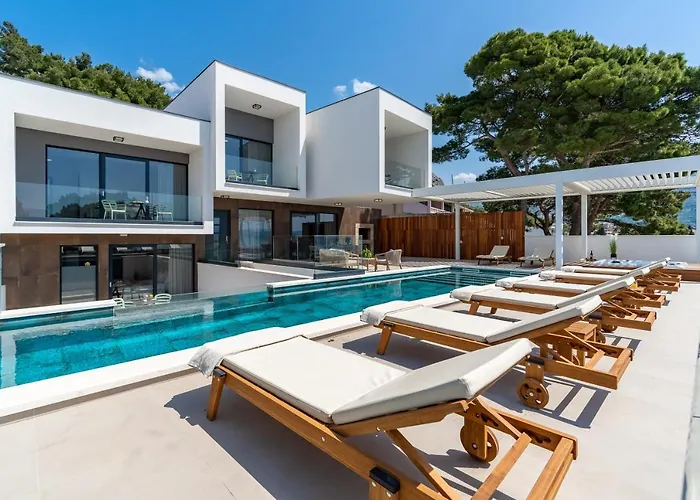 Villa Bava With 4 En-Suite Bedrooms, Heated 33 Sqm Pool