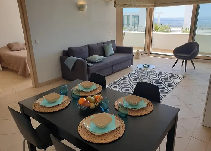 Sesimbra California Beach Apartment