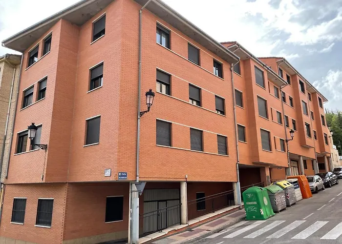 Vivienda Turistica Las Cigueenas Con Garaje
