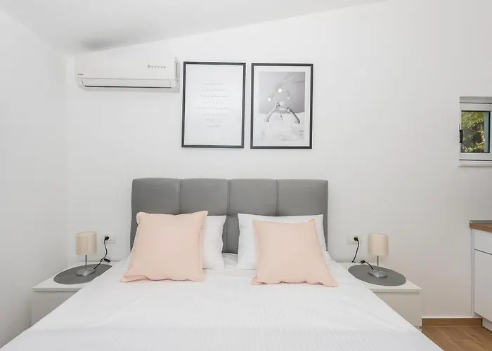 Milka Apartments