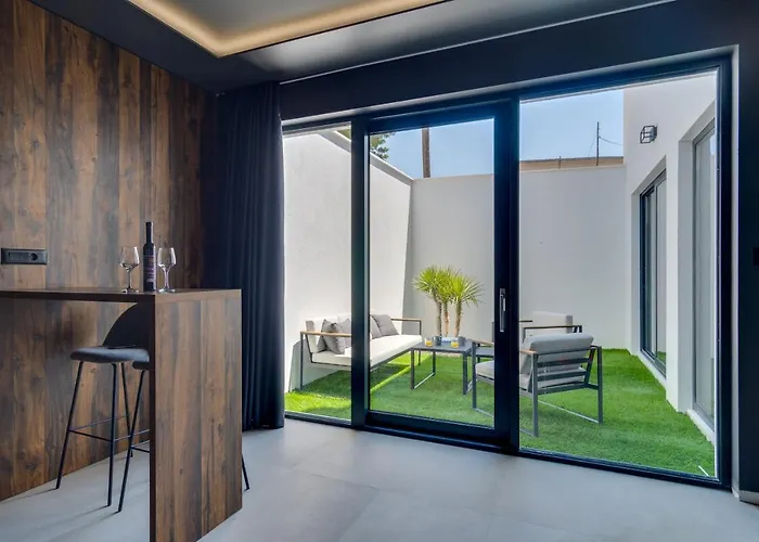 Villa Bava With 4 En-Suite Bedrooms, Heated 33 Sqm Pool