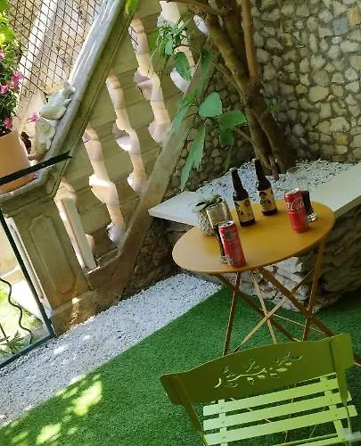 Le Cosy Joli F2 Proche Gare, Arenes Avec Terrasse Privee